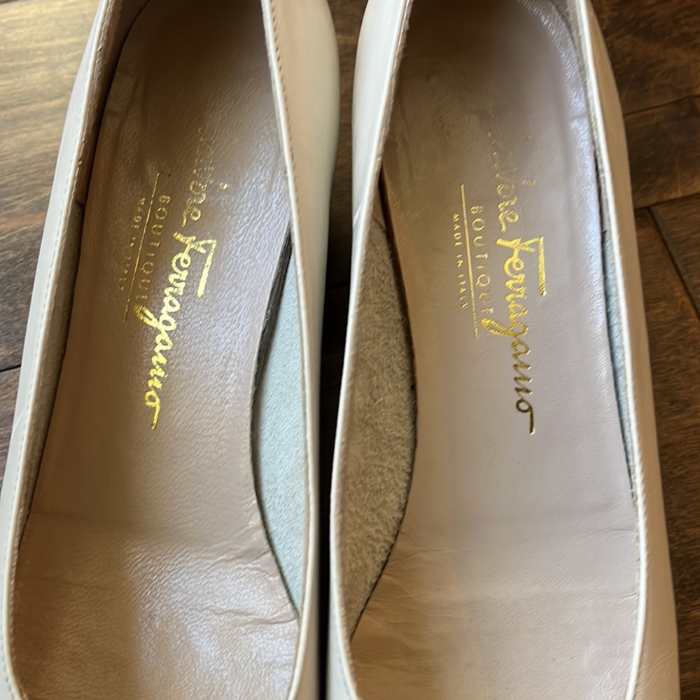 Salvatore Ferragamo Cream Dress Shoes - Picture 6 of 7